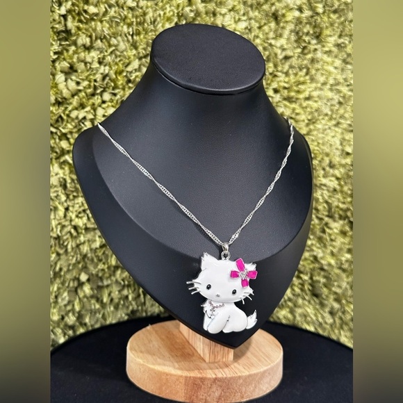 Sanrio’s Charmmy Kitty 18inch Necklace Gift Set - Picture 3 of 4